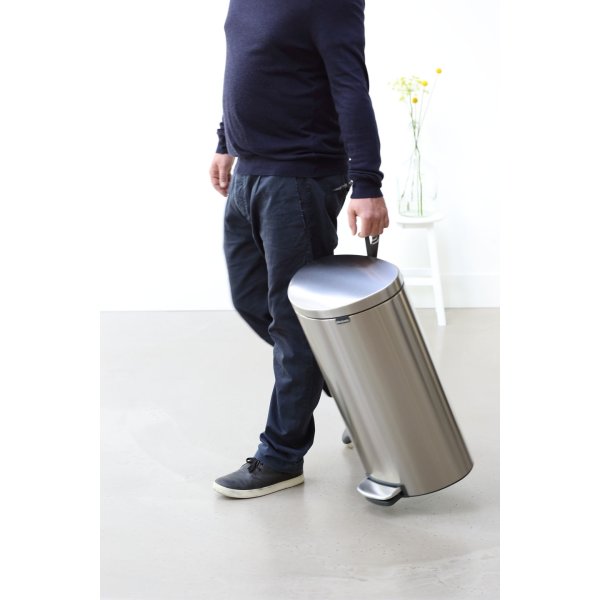 Brabantia Flatback Pedalspand 30 liter, mat stål