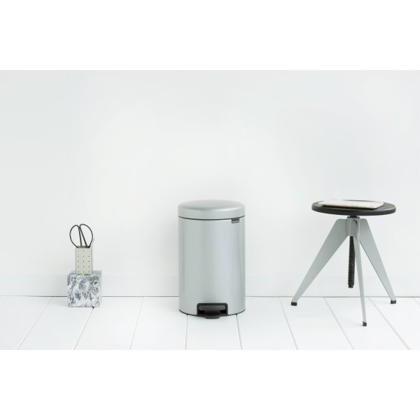 Brabantia Pedalspand, 12 L, metallic grey