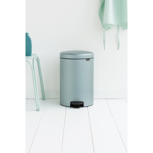 Brabantia Pedalspand, 20 L, metallic mint