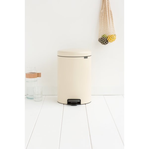 Brabantia Pedalspand, 20 L, almond