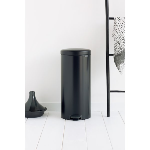 Brabantia Pedalhink 30 L, matt black