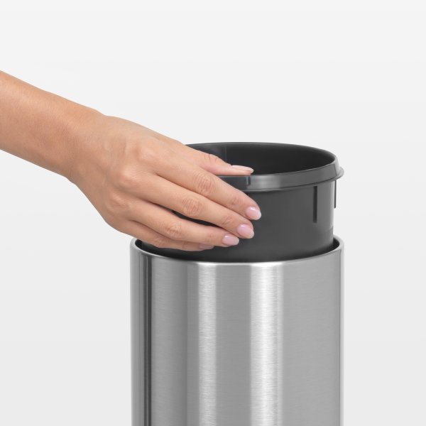 Brabantia Touch Bin 3 L för väggen, matt steel FPP