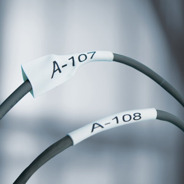 Dymo Rhinopro, 12 mm, krympslangtejp, vit