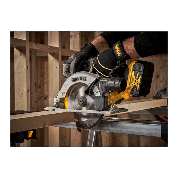 DEWALT 18V XR borstlös cirkelsåg