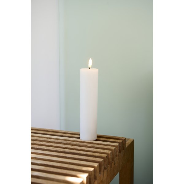 Sirius Sille uppladdningsb. LED-ljus Ø5xH20cm, vit