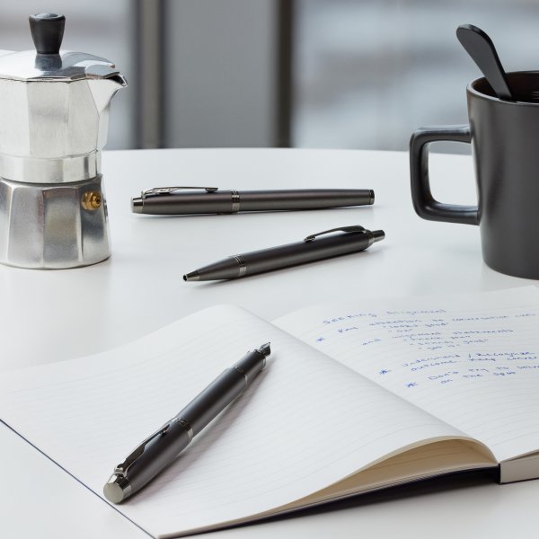 Parker IM Monochrome Titanium Rollerballpenna | F