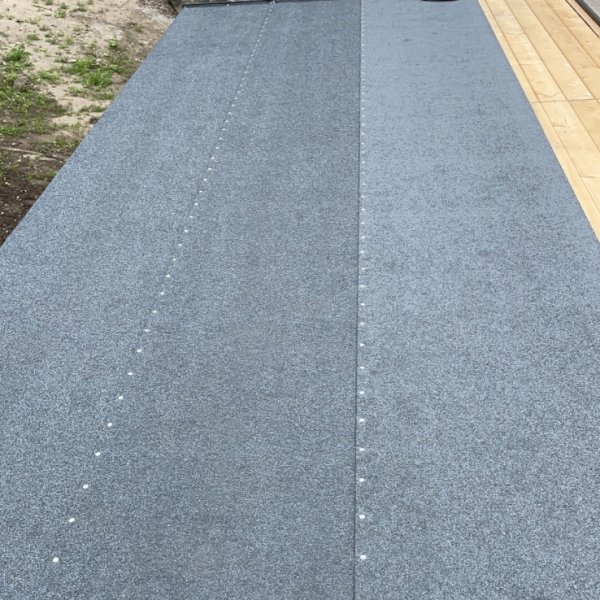 PLUS takpapp, 1 x 7,5 meter inkl. spikar (1 rulle)