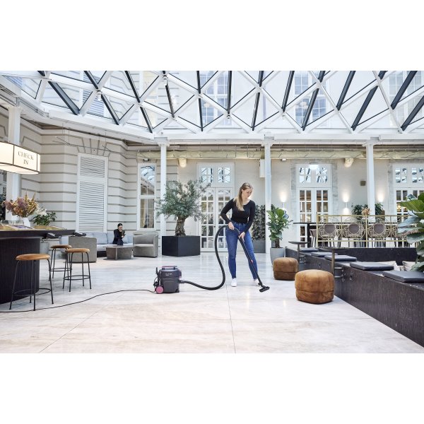 Nilfisk VP300 PINK HEPA XT Dammsugare