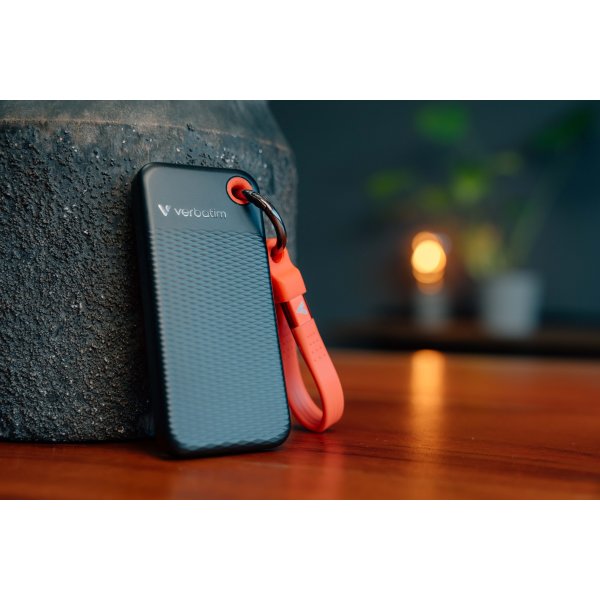 VERBATIM USB 3.2 Gen 2 2TB, SSD, Svart/Röd