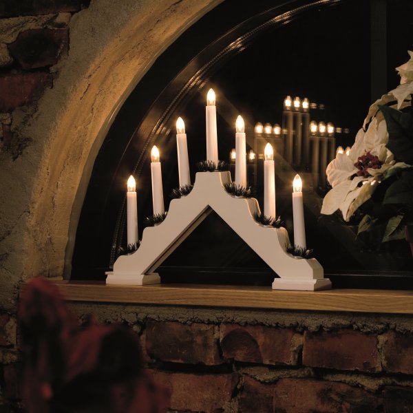 Trappsteg i Trä med 7 ljus och pynt, vit