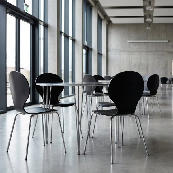 Comfort Classic matsalsset med 4 stolar svart/krom