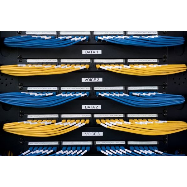 Dymo Rhino Vinyltape, 9 mm, vit på svart