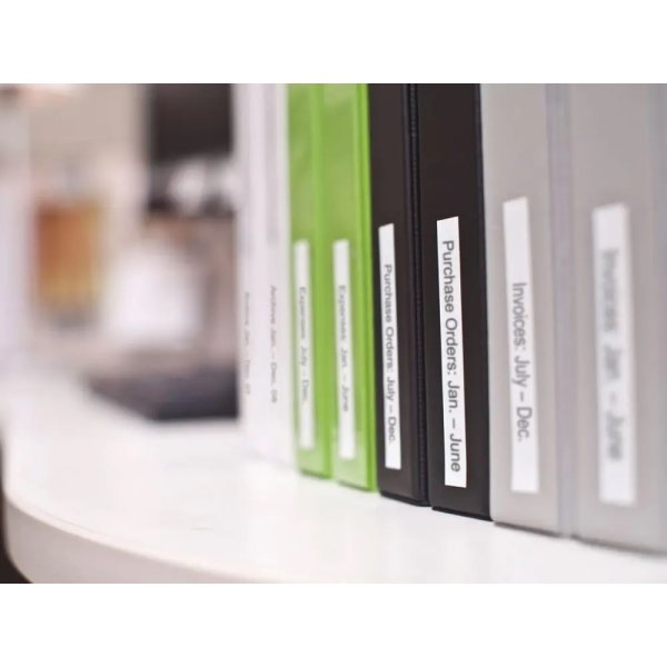 Dymo D1 etikettape, 24 mm, svart på vit