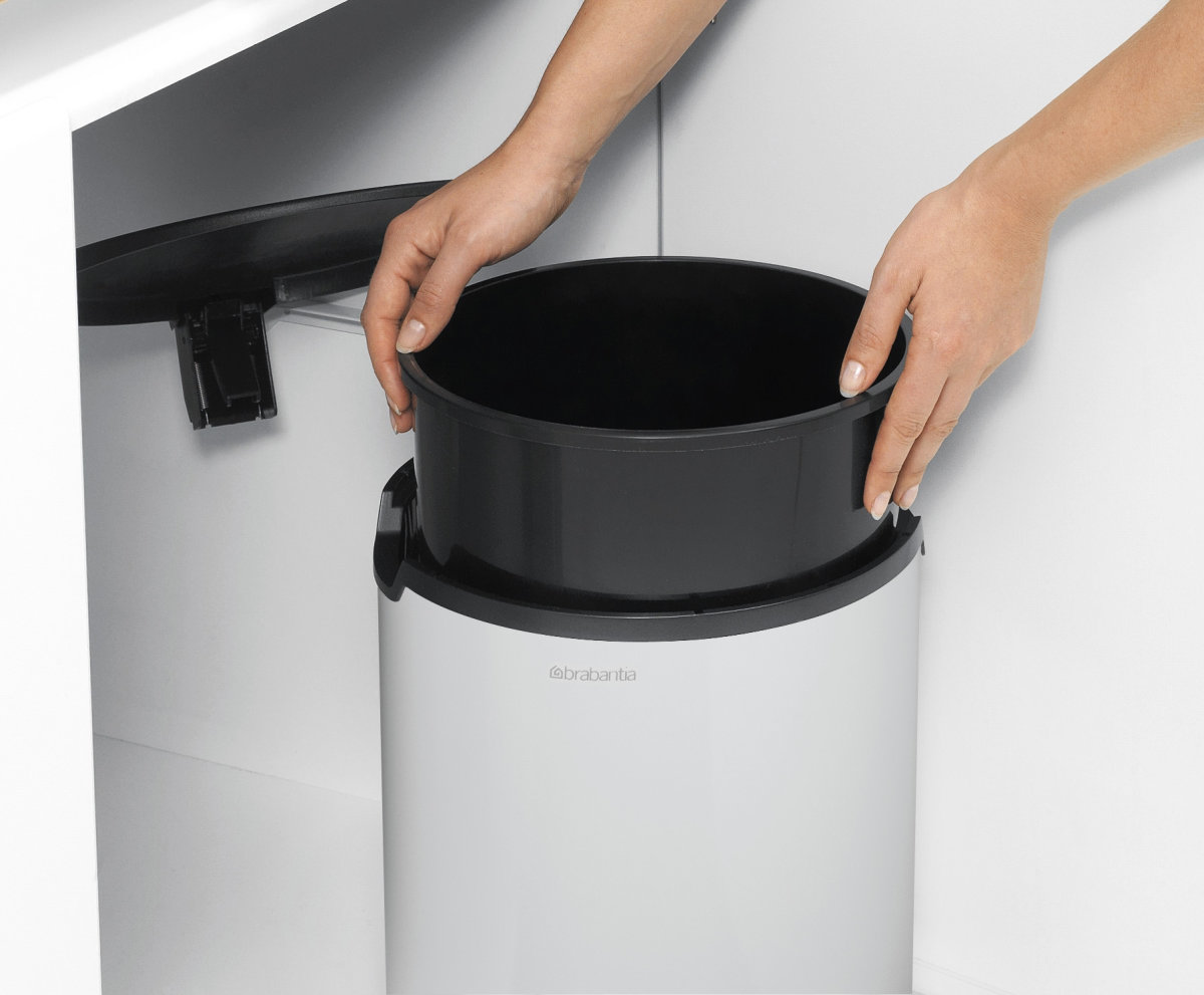 Brabantia BuiltinBin soptunna 15 L, vit Lomax.se