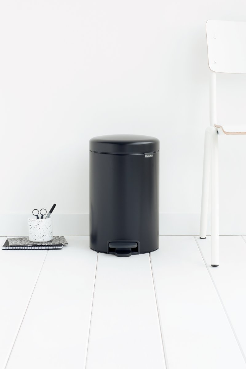 Brabantia Pedalhink 12 L, matt black