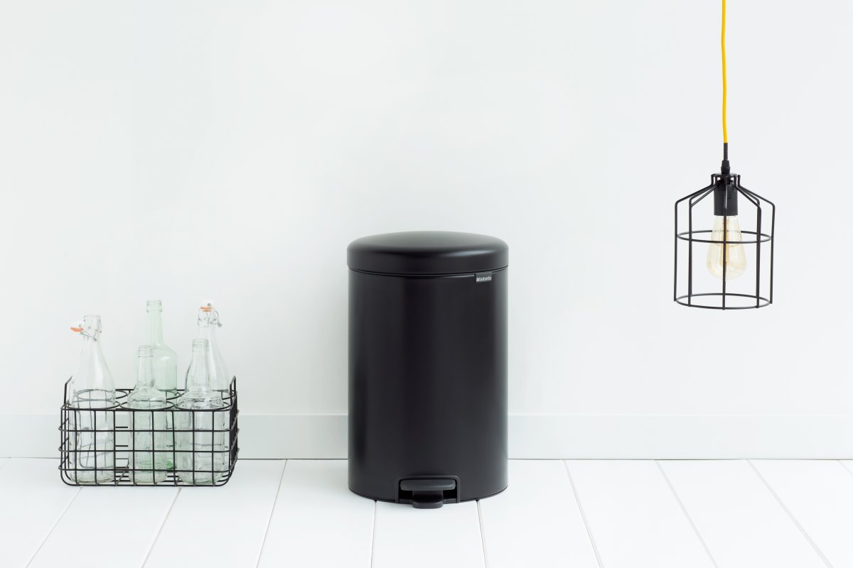 Brabantia Pedalhink 20 L, matt black