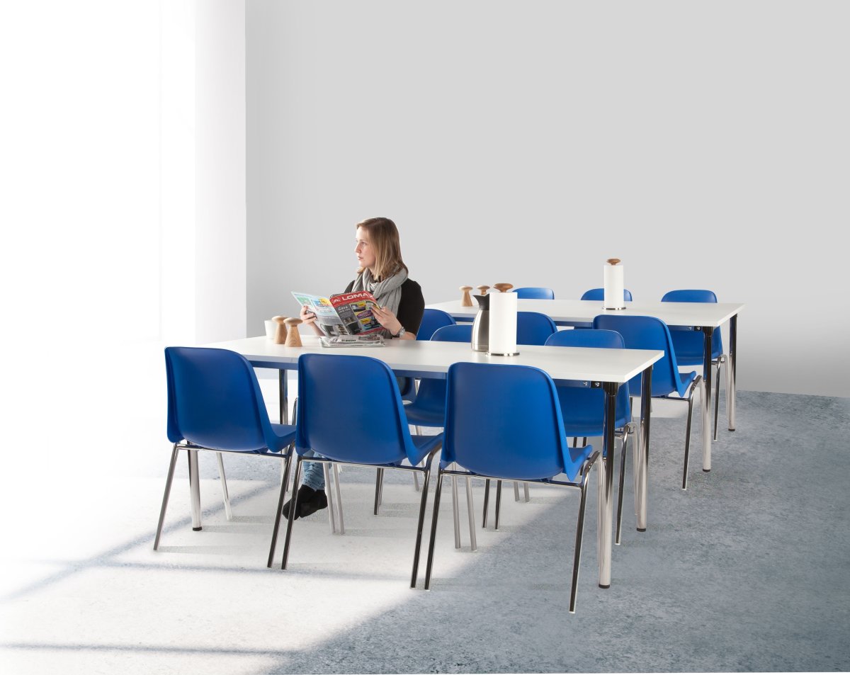 Lena Basic matsalsset med 6 blå stolar och bord