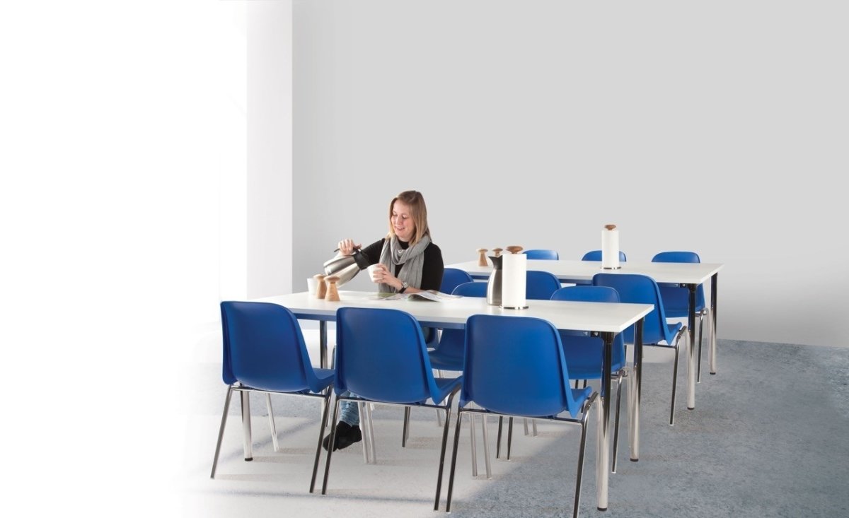 Lena Basic matsalsset med 6 blå stolar och bord
