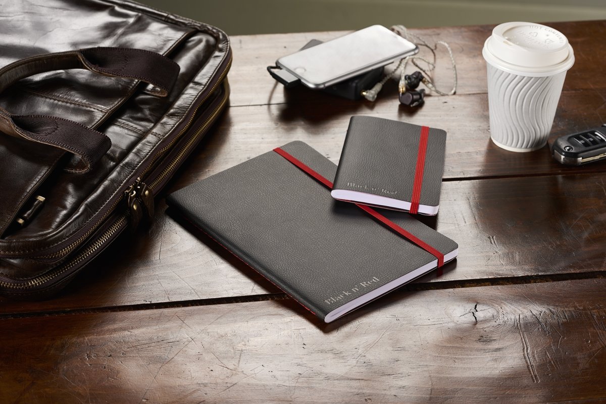 Oxford Black n' Red Soft Anteckningsbok A5, linjer