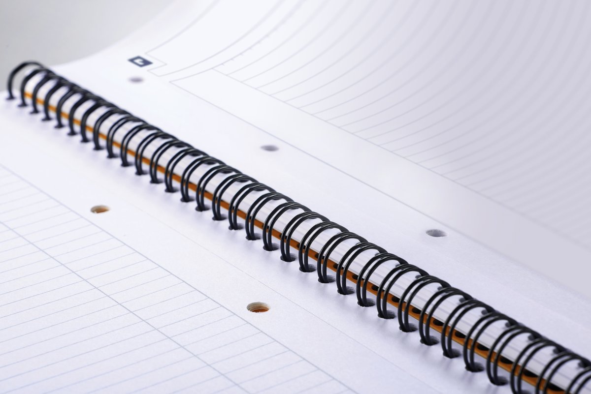 Oxford Int. Notebook Spiralblock A4+, linjerat