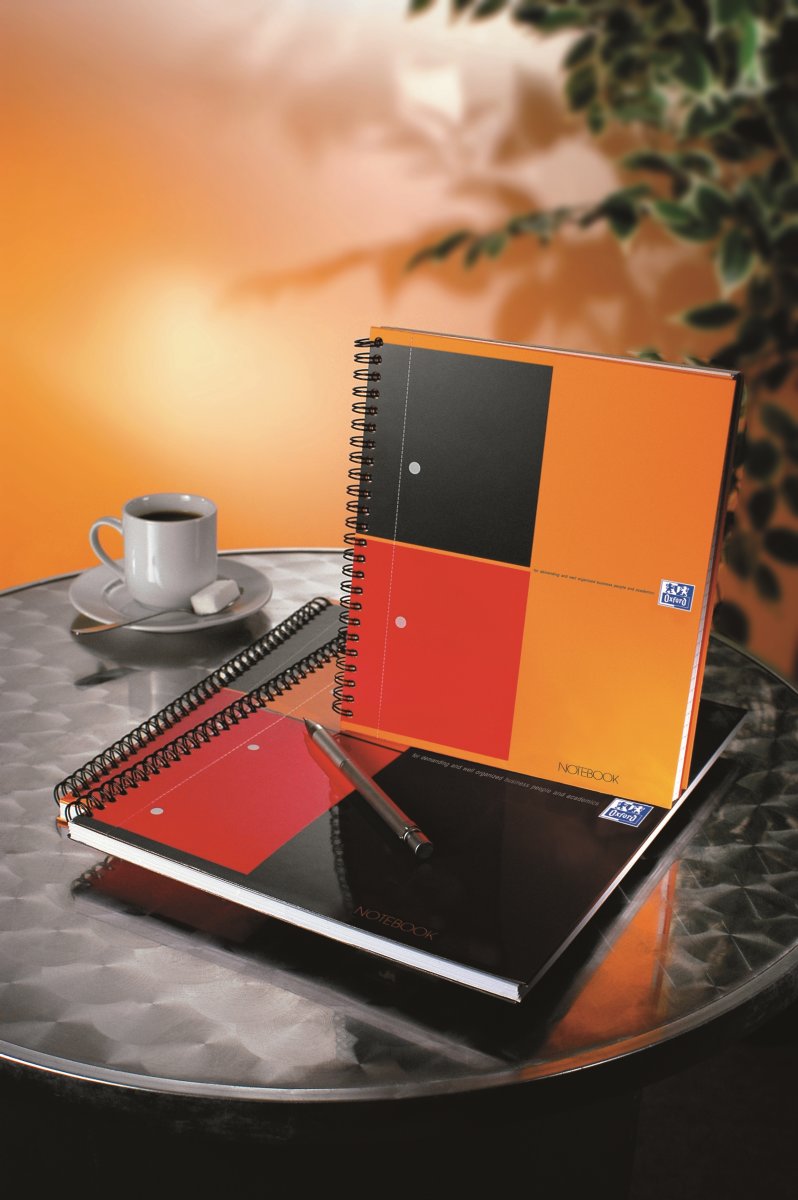 Oxford Int. Notebook Spiralblock A4+, linjerat