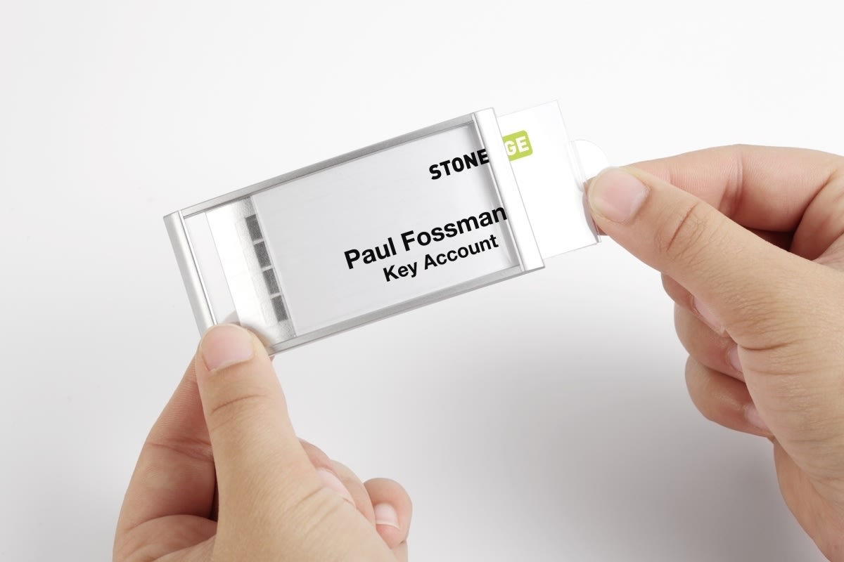 Durable Namnskylt med magnet 34x74 mm, 10 st.