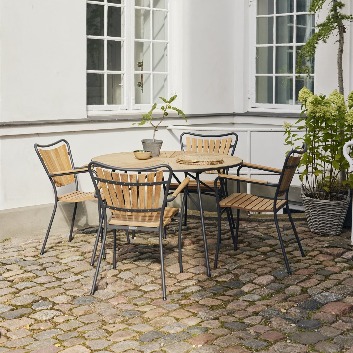 Marguerit trädgårdsbord/ø110cm + 4 stolar/Antracit