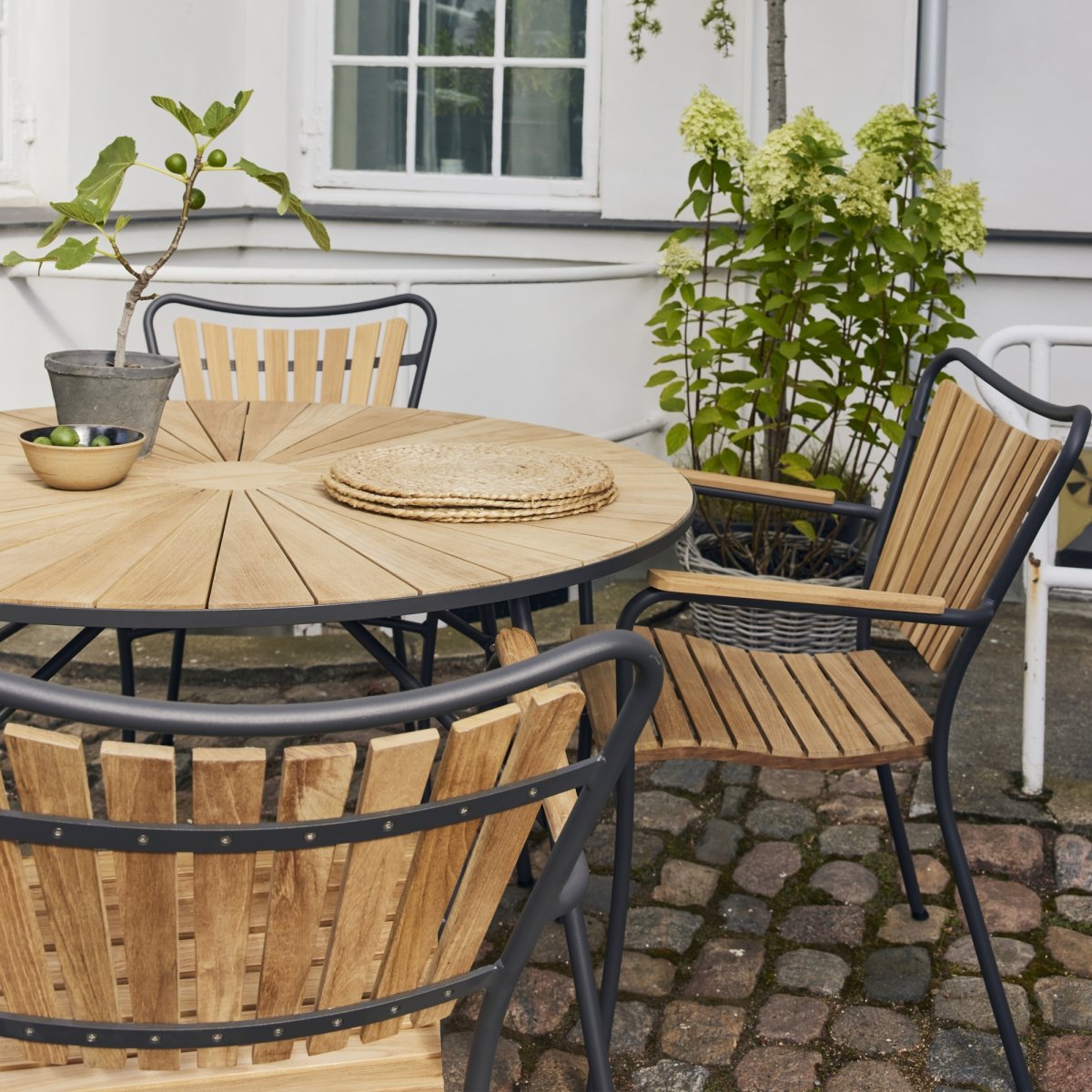 Marguerit trädgårdsbord/ø110cm + 4 stolar/Antracit