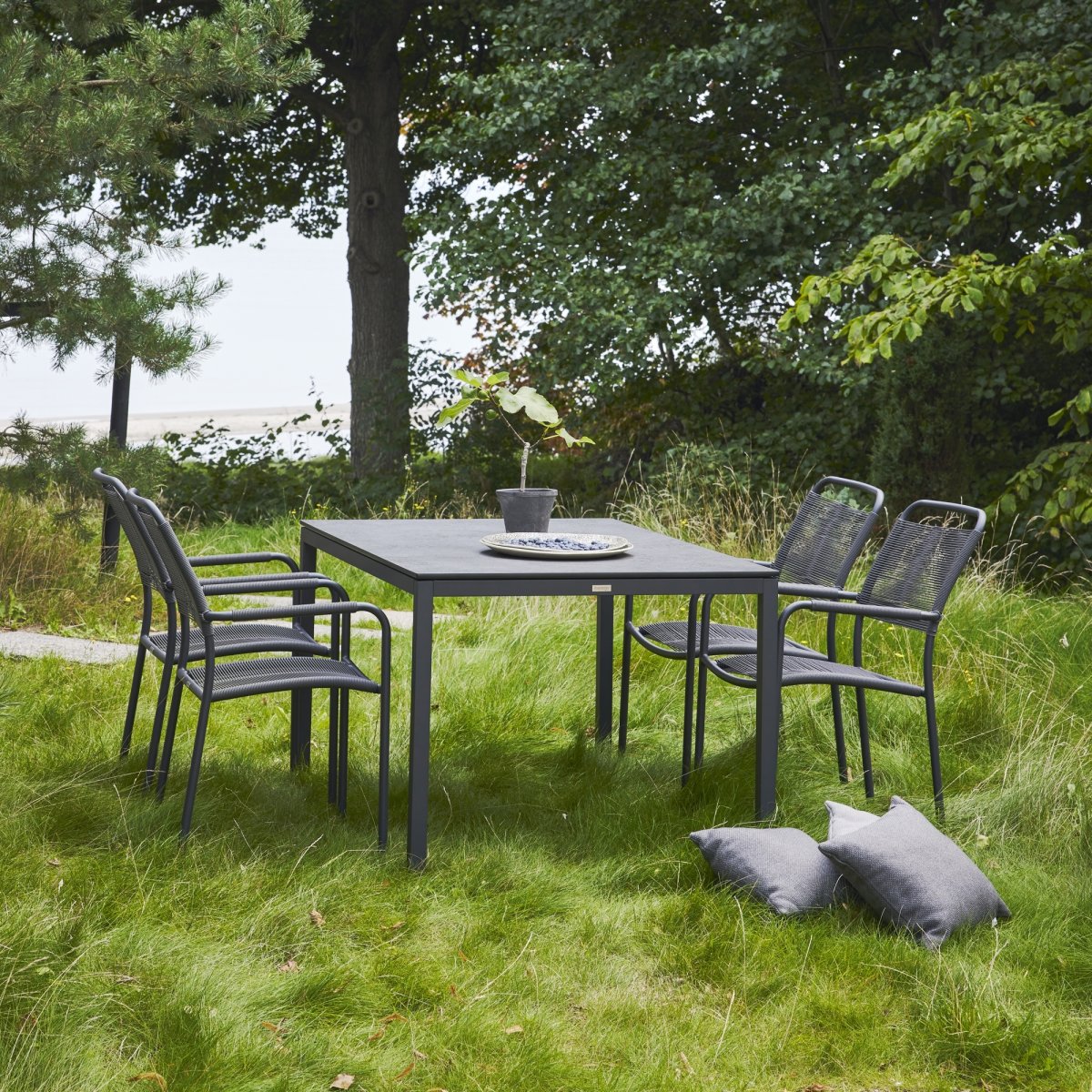 Elba trädgårdsbord/132cm +4 Verona stolar/Antracit