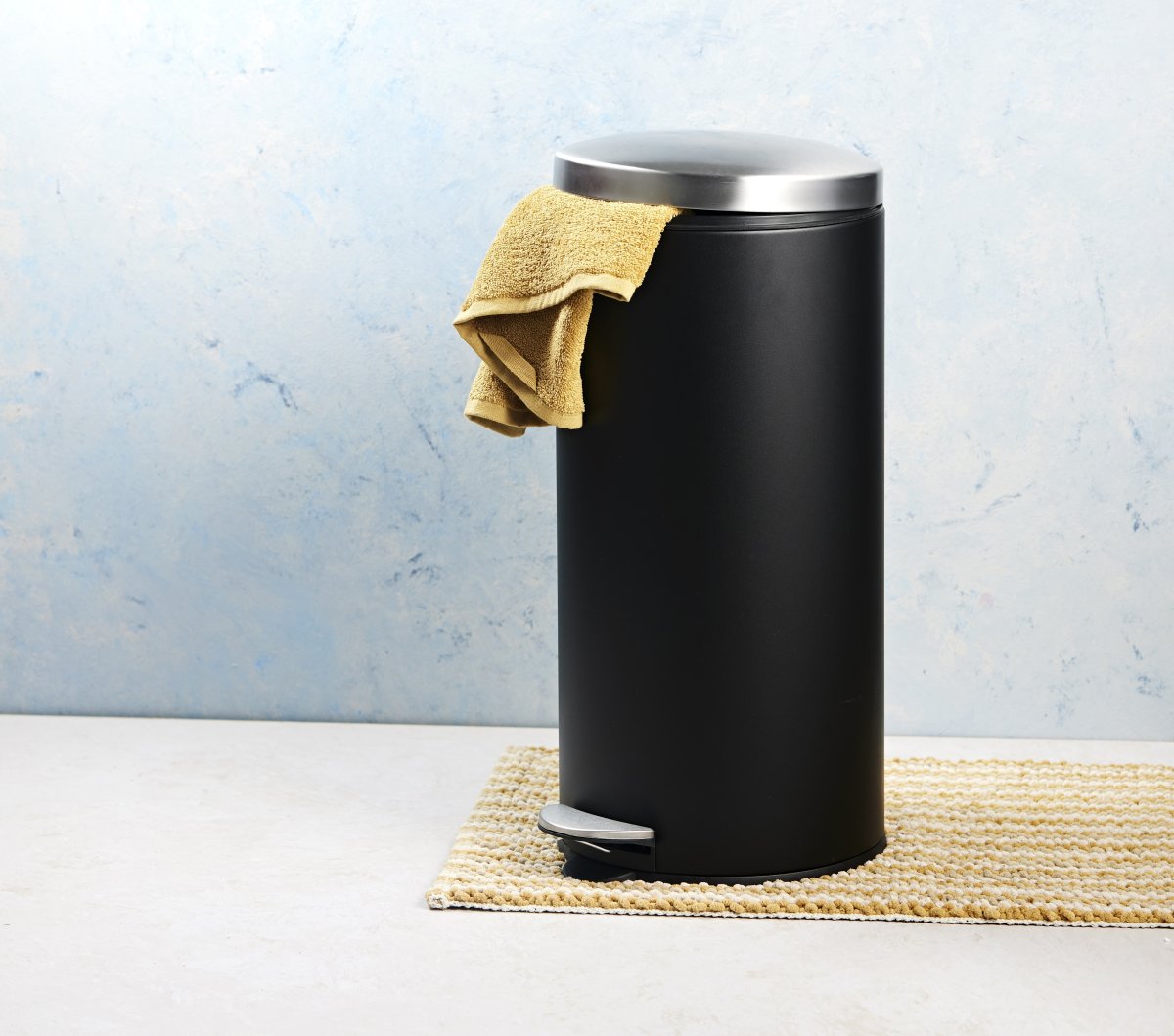 Papperskorg med softclose, 30 L, Svart stål