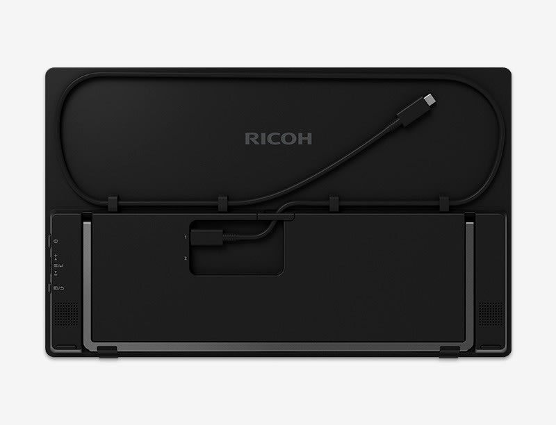 Ricohs transportabla 15,6" OLED-monitor, kabelansl