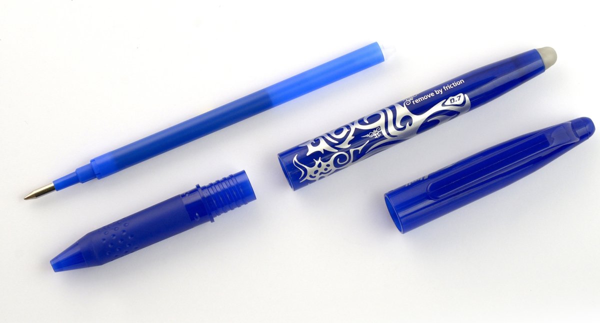 Pilot FriXion Ball Rollerballpenna| M | Svart