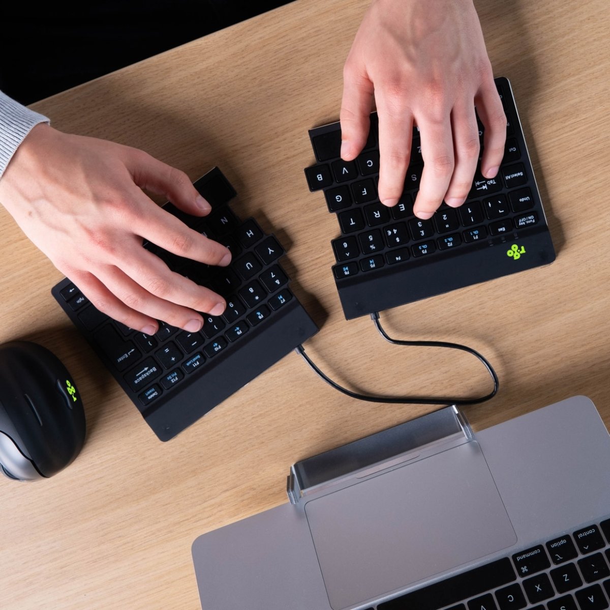 R-Go Split Ergonomiskt Trådlöst Tangentbord, Svart