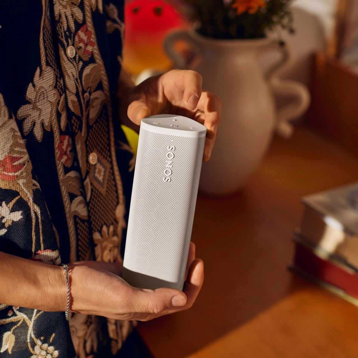 Sonos Roam 2 bärbar högtalare, vit