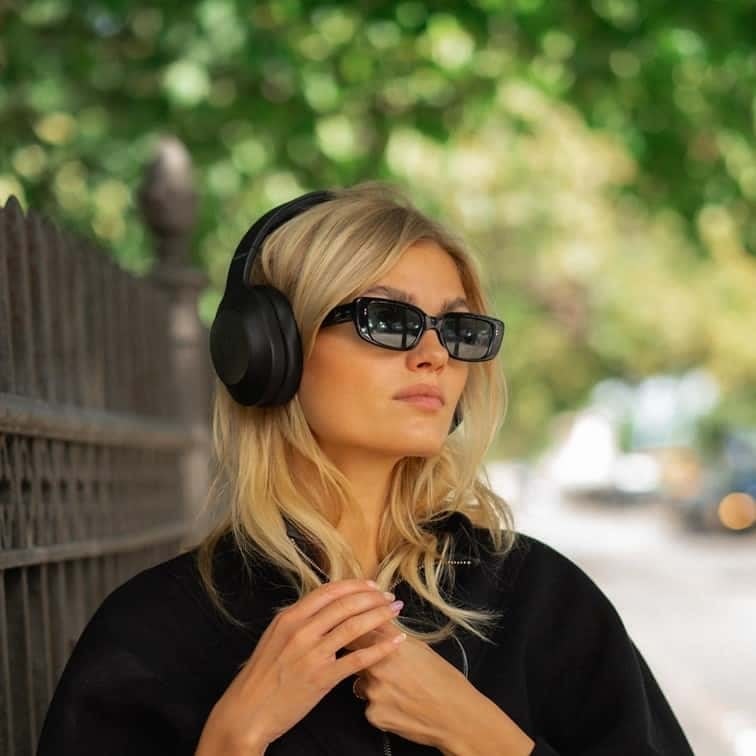 SoundLiving Wave headset, svart