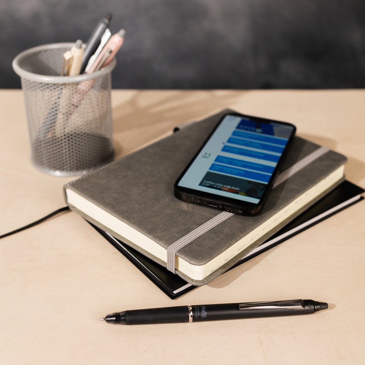 Pilot FriXion Zone Rollerball, M, Svart