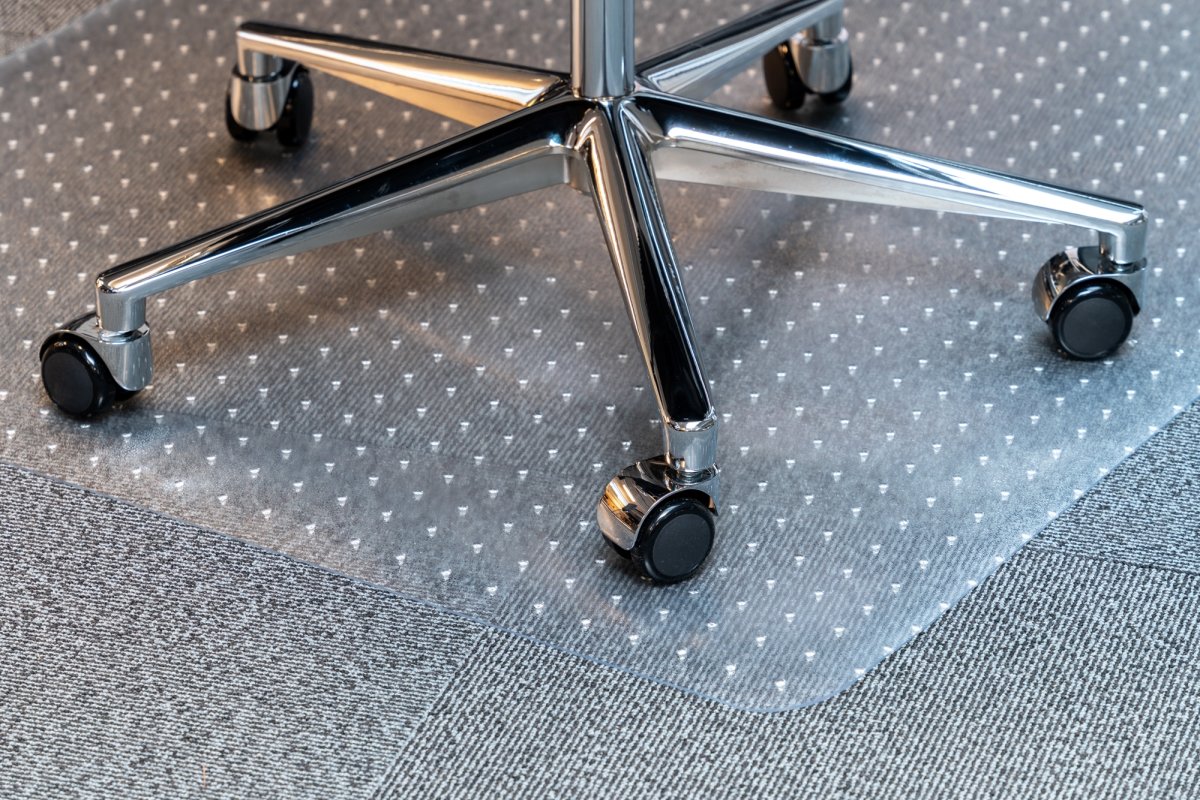 Lux stolsmatta med spikar, 90x120 cm, PVC
