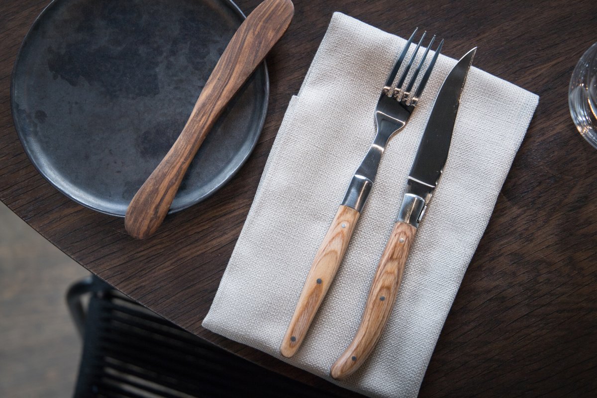 Solex Laguiole Steakkniv, Tandad, brunt trähandtag