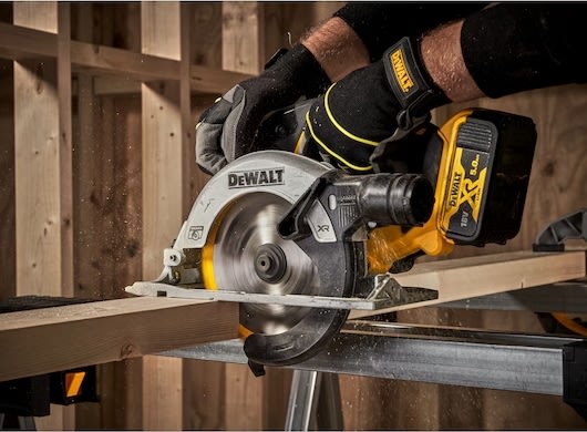DEWALT 18V XR borstlös cirkelsåg