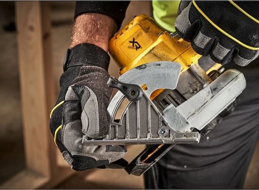 DEWALT 18V XR borstlös cirkelsåg