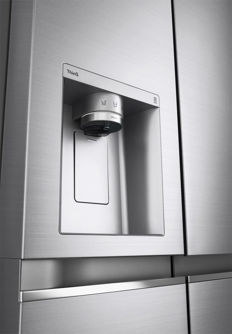 LG-kylskåp med Wi-Fi, is och vatten, 635L, stål
