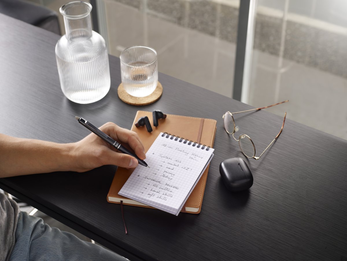 Pilot Frixion Ball+ Rollerball penna | M | Svart