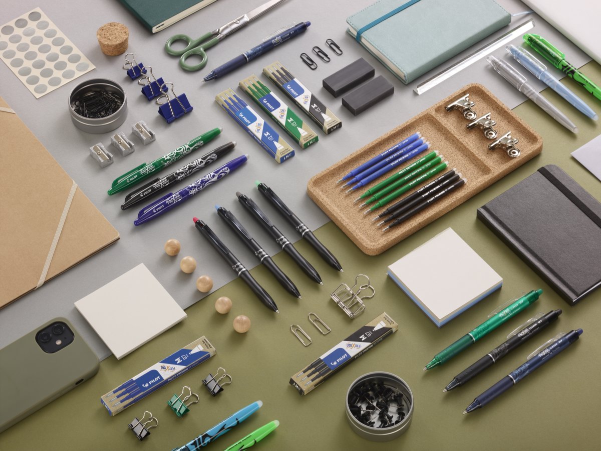 Pilot Frixion Ball+ Rollerball penna | M | Svart