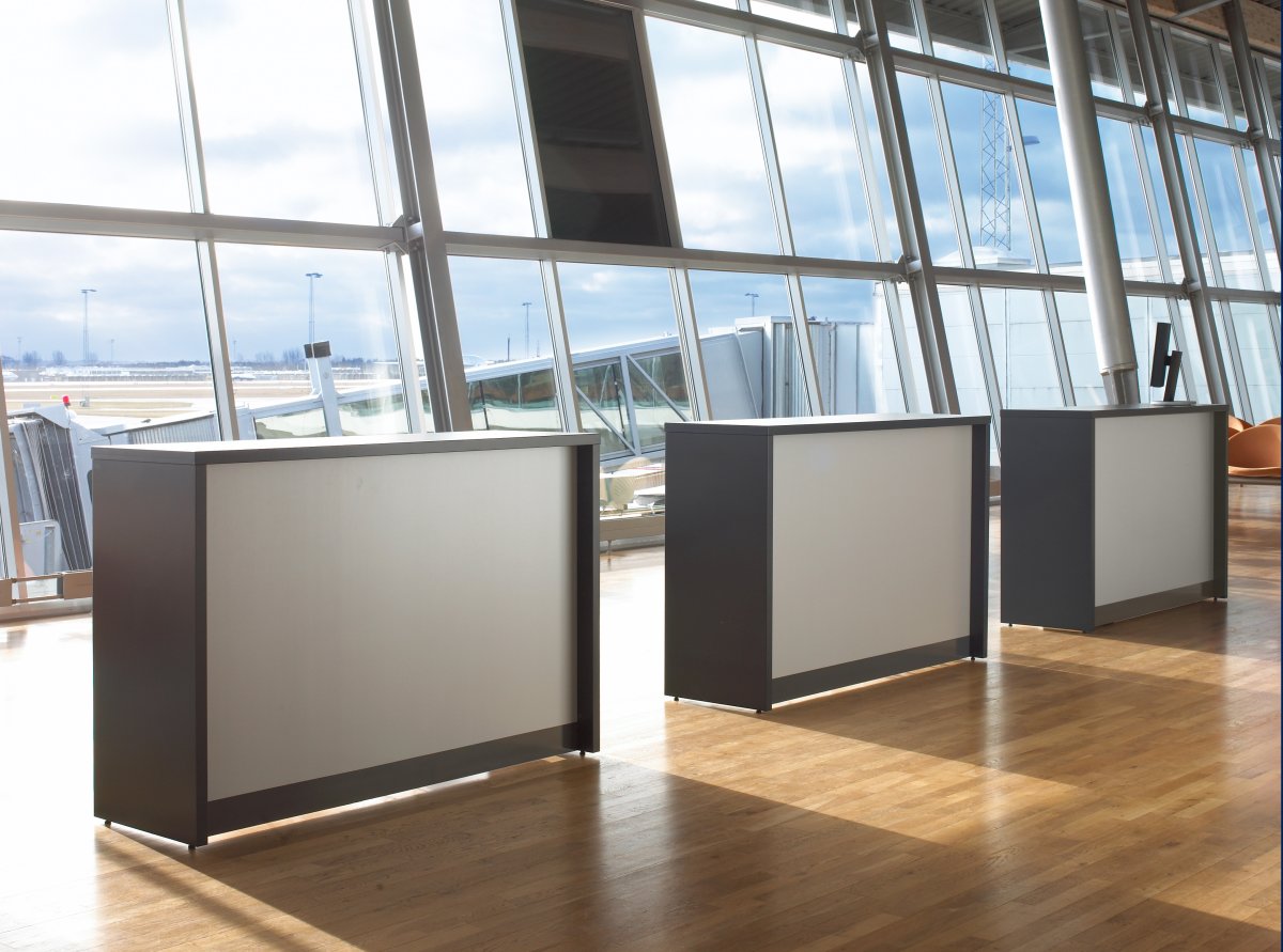 Informationshylla, mix med texten "Reception"