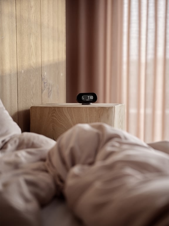 Jacob Jensen väckarklocka, 11,5 x2,3x5,5cm, svart