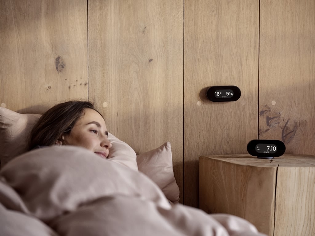 Jacob Jensen väckarklocka, 11,5 x2,3x5,5cm, svart