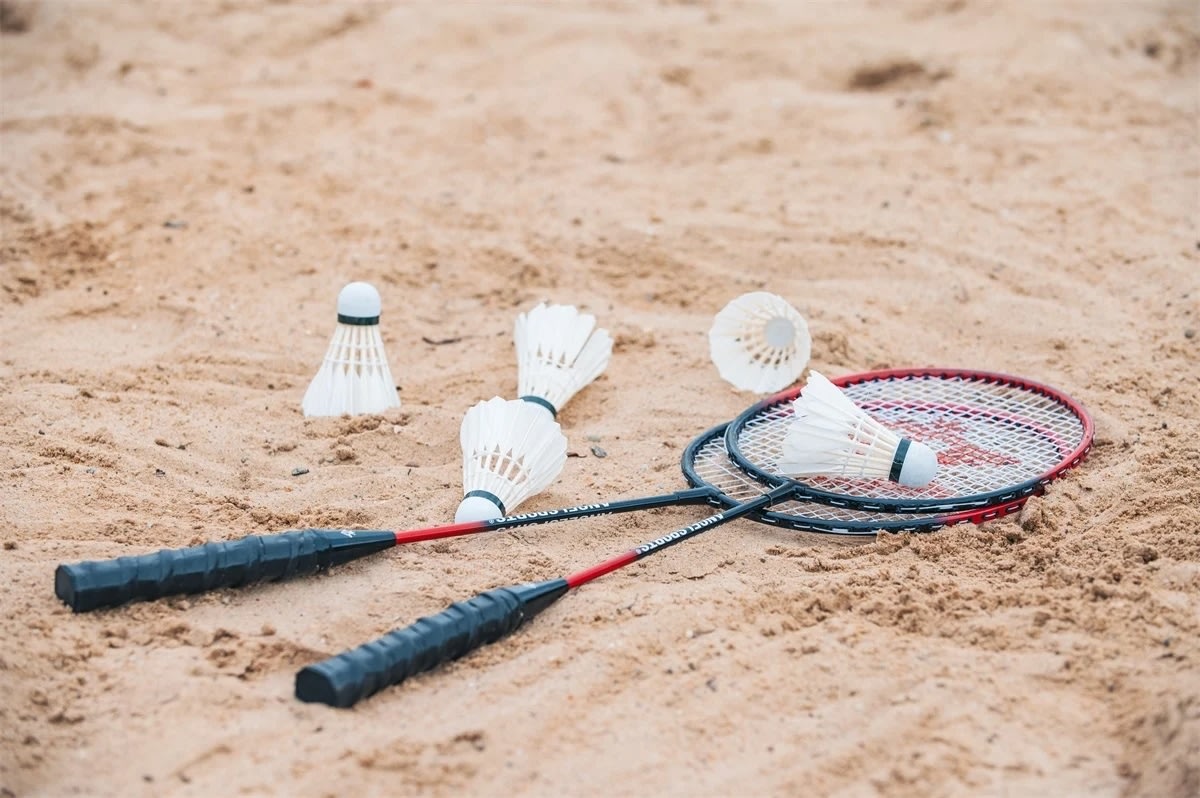 Badmintonset inkl. racketar, bollar och nät