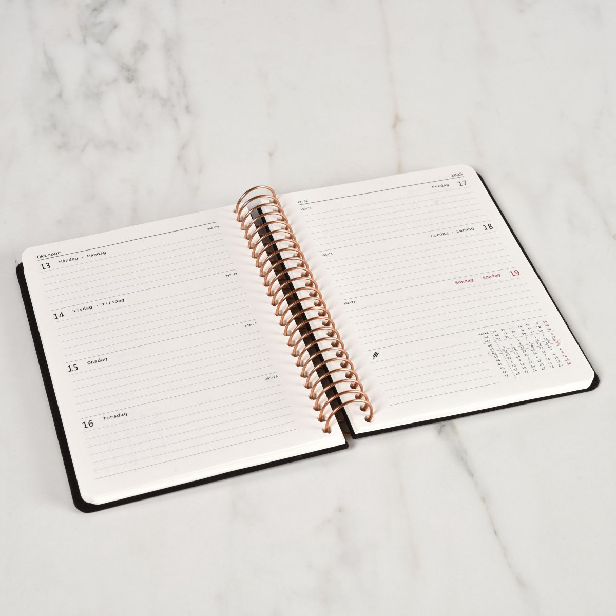 Kozo 2026 Kalender | A6 | Vecka | Svart