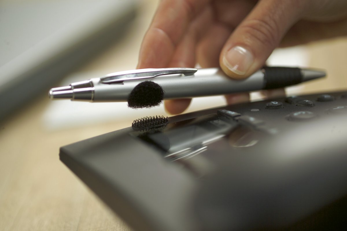 tesa on & off Rund borrelåstapet | Ø16 | Vit