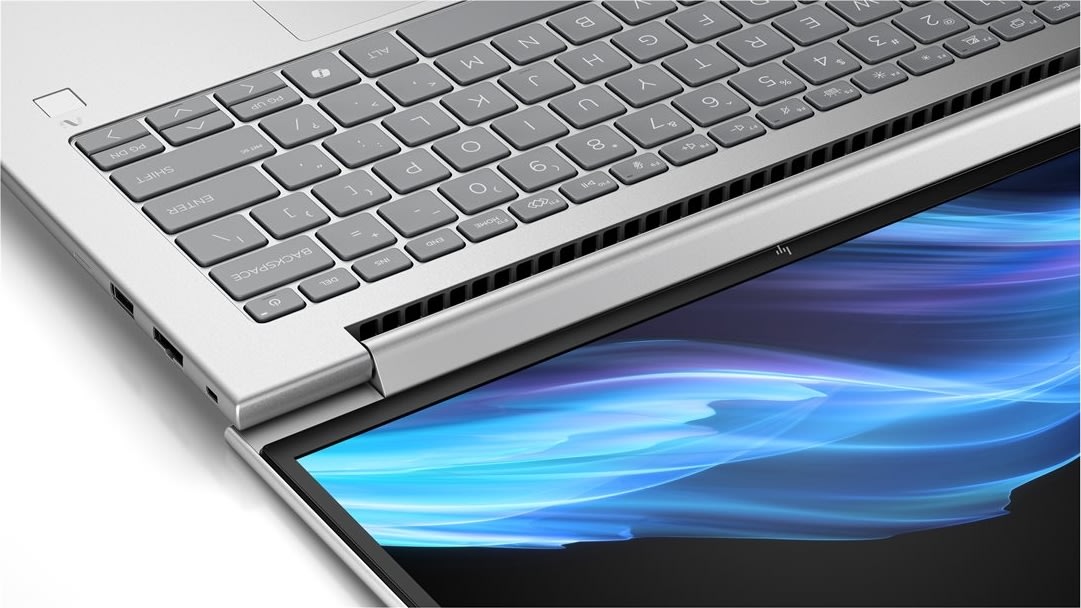 HP EliteBook 6 G1a AI 14" bärbar dator